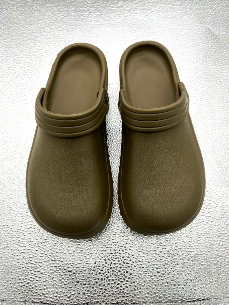 Close Classic Clog
